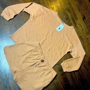 Zesica XL matching tan thermal long sleeve top and shorts size XL